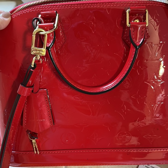 Louis Vuitton Women's Alma PM MV CERISE 🍒 with lock, key and strap. - Picture 2 of 14